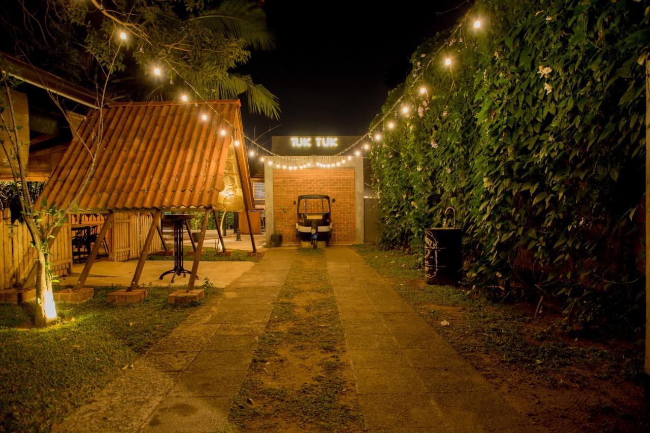 Tuk Tuk Boutique Hotel Negombo Eksteriør billede